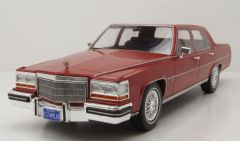 MOD18251 - Voiture de 1982 couleur rouge métallisé - CADILLAC Fleetwood Brougham
