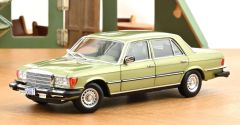 NOREV183975 - Voiture de 1979 couleur verte - MERCEDES 450 SEL version US TV