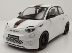 MOD18497 - Voiture de 2024 couleur blanche - FIAT 500e Abarth