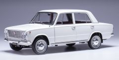 IXO18CMC205OP.24 - Voiture de 1970 couleur blanche - FIAT 124