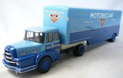 PER202 - Camion 4x2 UNIC IZOARD et semi 1 essieux aux couleurs MOTOBECANE modèle en résine