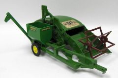 ERT5601 - 50éme Anniversaire -Batteuse Trainée JOHN DEERE