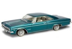 REV14497 - Maquette à assembler – CHEVY Impala SS 1966