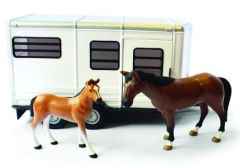 BRI42846 - Van blanc avec 1 cheval et son poulain