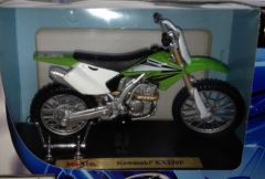 MST18-KAW250GR - Moto de couleur verte – KAWASAKI KX250F
