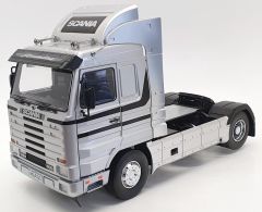 RK180103 - Camion solo aux couleurs Argenté - SCANIA 143 Streamline de 1995