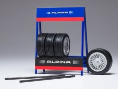 IXO18SET003W - Set de 4 roue de marque ALPINA avec rack de rangement