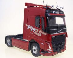 SOL2400104 - Camion solo de 2023 couleur rouge - 25e Edition - VOLVO FH Globetrotter XL