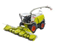 MAR267176 - Engin agricole - CLAAS Jaguar avec bec à maïs Orbis 900
