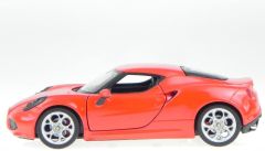 WEL24048RO - Voiture de 2013 rouge – ALFAM ROMEO 4C