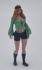 ATLAN32034 - Figurine avec lunette de soleil - femme en short