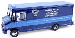 GREEN33260-C - Véhicule de la Police du Massachusetts sous blister de la série H.D TRUCKS - STEP VAN de 2019