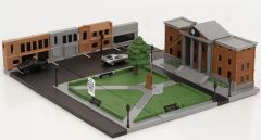 JAD34804 - Diorama Scène avec 2 véhicules - Retour Vers le Futur - Palais de Justice Hill Valley