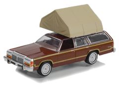 GREEN38030-C - Voiture sous blister de la série THE GREAT OUTDOORS - FORD LTD Country Squire de 1979