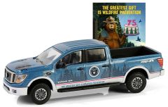 GREEN38070-F - Voiture sous blister de la série SMOKEY BEAR - NISSAN Titan XD PRO-4X 2019 bleu