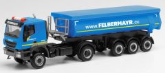 HER312875 - Camion avec benne bâchée du transporteur FELBERMAYR – IVECO 4x2