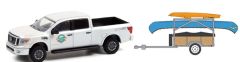 GREEN32230-A - Véhicule avec remorque et canoë  sous blister HITCH & TOW - NISSAN Titan XD PRO-4X de 2019