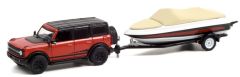 GREEN32230-D - Véhicule avec remorque et bateau sous blister HITCH & TOW - FORD Bronco Wildtrack de 2021