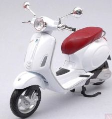 MST32721WI - Scooter de couleur blanc – VESPA Primavera 150