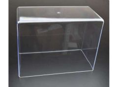 AT32900-13 - Accessoire - Vitrine avec socle dimensions : 30x15x22 cm