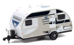 GREEN34110-D - Caravane sous blister de la série HITCHED Homes –Caravane 1 essieu WINNEBAGO 2016