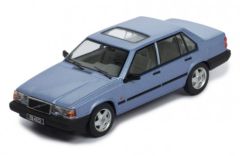 IXOCLC411N - Voiture de 1990 couleur bleue métallisé - VOLVO 940 Turbo