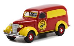 Voiture sous blister de la série RUNNING ON EMPTY - CHEVROLET Panel Truck de 1939 SHELL