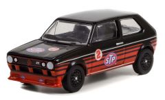 GREEN41140-D - Voiture sous blister de la série RUNNING ON EMPTY – VW Golf GTI de 1980 STP
