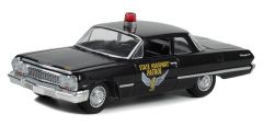 GREEN43010-A - Voiture sous blister de la série HOT PURSUIT - CHEVROLET Biscayne 1963 patrouille de l'Ohio
