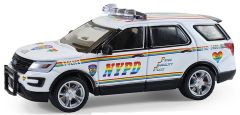 GREEN43050-C - Voiture sous blister de la série HOT PURSUIT - Police de New York - FORD Explorer 2016 NYPD