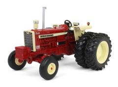 ERT44415 - Tracteur avec roues arrières jumelées - Edition Prestige - FARMALL 1206