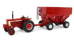 ERT44435 - Tracteur avec remorque à gravité - FARMALL 806