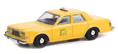 GREEN44945-F - Voiture sous blister de la série THELMA & LOUISE - DODGE Diplomat 1984 taxi