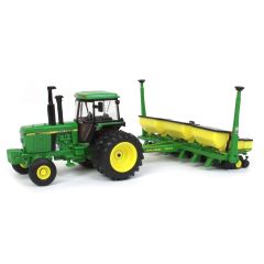 ERT45799 - Tracteur édition prestige avec roues jumelées arrières – JOHN DEERE 4450 avec semoir 7200