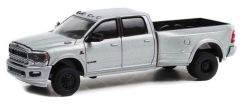 GREEN46090-F - Véhicule sous blister de la série DUALLY DRIVERS - DODGE RAM 3500 gris 2021