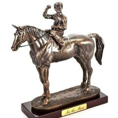 ATL4652117 - Statuette de cheval Sea the stars