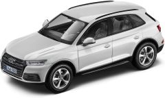 SPA5011605631 - Voiture de couleur blanche – AUDI Q5