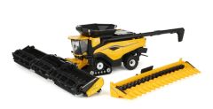 ERT61001 - Engin agricole avec coupe et cueilleur à maïs - NEW HOLLAND CR11