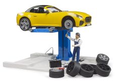 BRU62112 - Voiture au garage - BRUDER Roadster