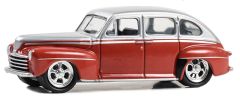 GREEN63050-A - Voiture sous blister de la série CALIFORNIA LOWRIDERS - FORD Fordor Super deluxe 1947