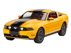 REV67046 - Maquette avec peinture à assembler - FORD Mustang GT 2010