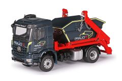 Camion porteur avec benne déposable aux couleurs PRAJO - MERCEDES Arocs 4x2