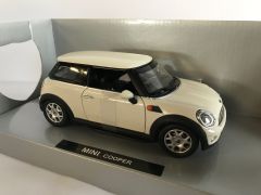 NEW71023-1 - Voiture MINI COOPER blanche