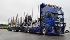 TEK82189 - Grumier avec dolly 2 essieux et remorque forestière 3 essieux EDS TRAFRKT MOELVEN – VOLVO FH04 XL 6X4