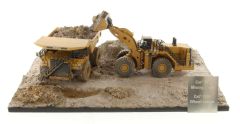 DCM85762 - Engin de chantier CAT - Chargeuse 994K et Dumper 797