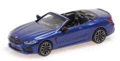 MNC870029030 - Voiture cabriolet de 2019 couleur bleu - BMW M8