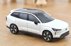 NOREV870080 - Voiture de 2024 couleur blanche - VOLVO EX90