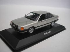 MXC940015202 - Voiture de 1990 couleur grise métallisé – AUDI 100