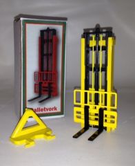 BEC009 - Elévateur de couleur Jaune avec les fourches Noires + adaptateur