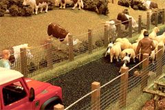 BT2092 - Lot de 4 clôtures de 150mm à assembler colle fournie dans la boite, les accessoires et animaux sont vendus séparément